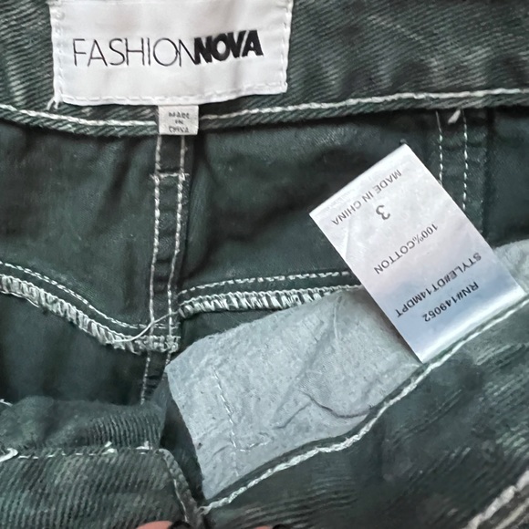 FASHION NOVA tall cargo jeans, size 3 - Picture 2 of 2